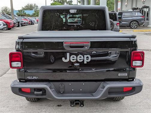 2022 Jeep Gladiator Overland
