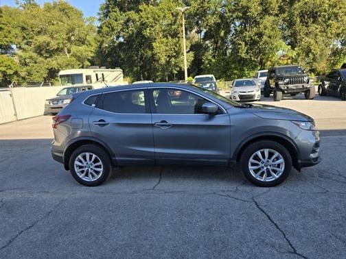 2022 Nissan Rogue Sport S