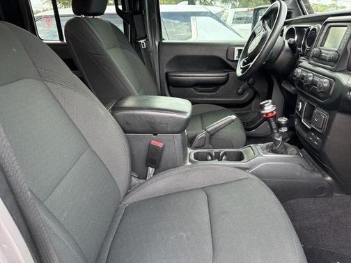 2021 Jeep Gladiator Sport