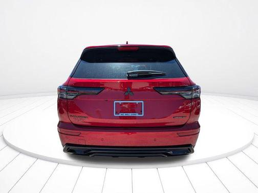 Red Diamond 2026 Mitsubishi Outlander LE 1.5T 2WD