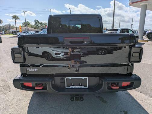 Black Clearcoat 2022 Jeep Gladiator Rubicon