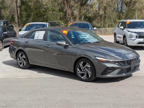 2025 Hyundai ELANTRA SEL