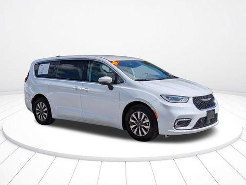 Bright White Clearcoat 2023 Chrysler Pacifica Hybrid Touring L