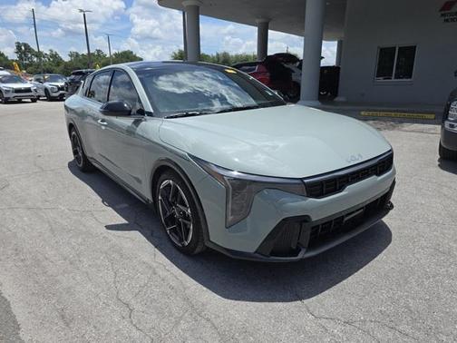 2025 Kia K4 GT-Line