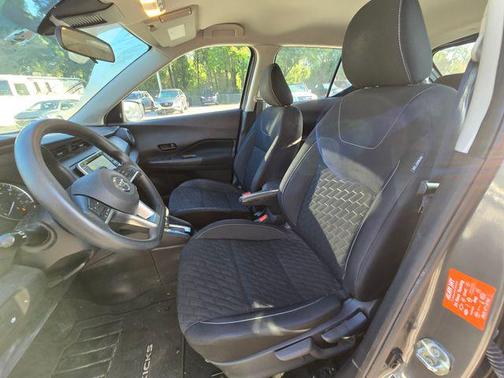 Gun Metallic 2021 Nissan Kicks S