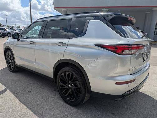 2024 Mitsubishi Outlander SEL Black Edition 2WD