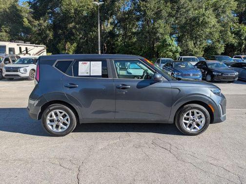 Gravity Gray 2024 Kia Soul LX