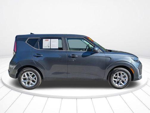 Gravity Gray 2024 Kia Soul LX
