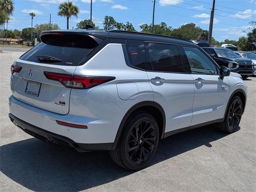 2025 Mitsubishi Outlander PHEV SEL
