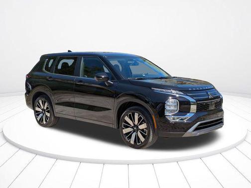 Black Diamond 2024 Mitsubishi Outlander SE 2.5 2WD