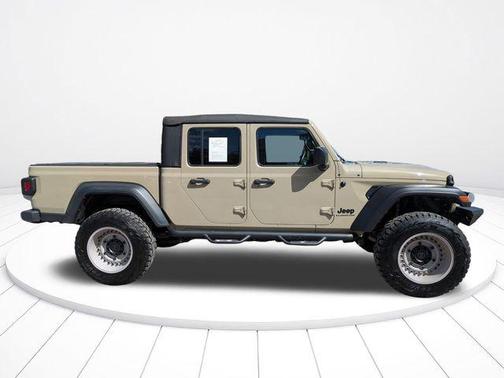 2022 Jeep Gladiator Sport
