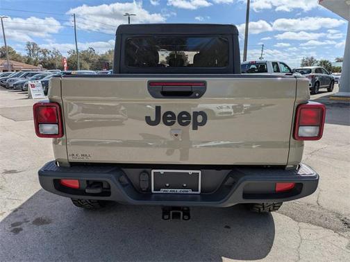 2022 Jeep Gladiator Sport