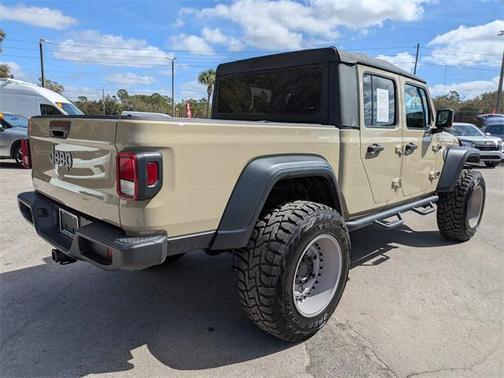 2022 Jeep Gladiator Sport