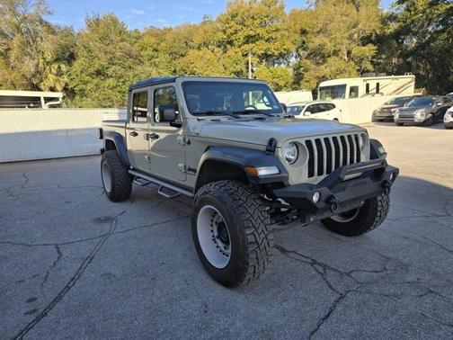 2022 Jeep Gladiator Sport