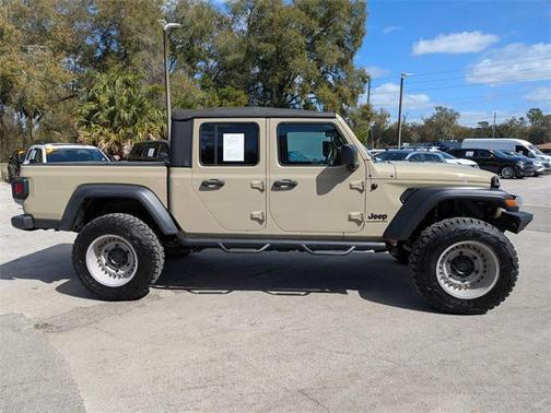 2022 Jeep Gladiator Sport