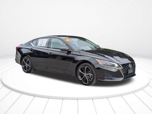 Super Black 2024 Nissan Altima SR FWD