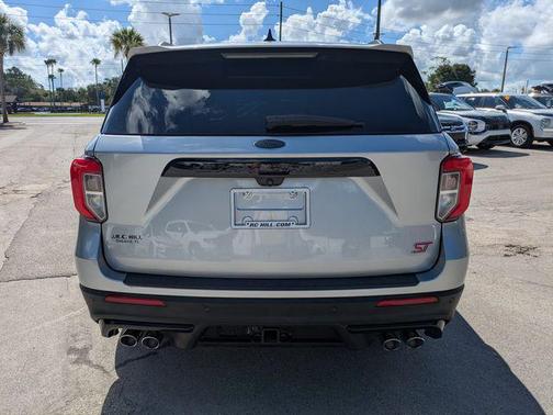 Iconic Silver Metallic 2022 Ford Explorer ST