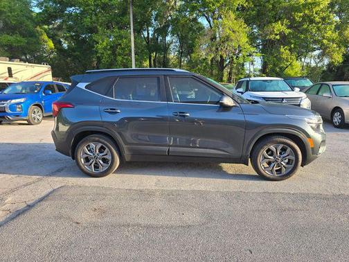 Gravity Gray 2024 Kia Seltos S