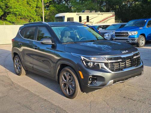 Gravity Gray 2024 Kia Seltos S