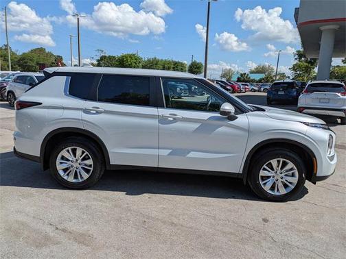 2025 Mitsubishi Outlander ES 2.5 2WD