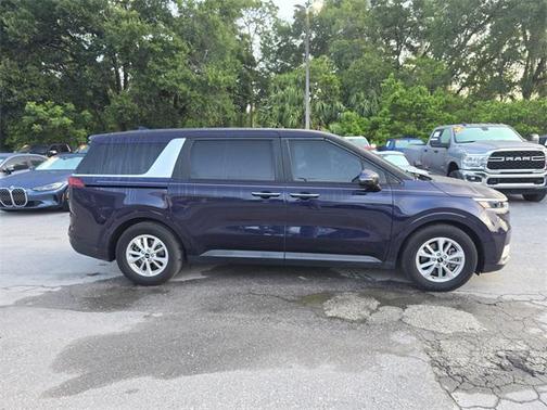 2022 Kia Carnival LXS