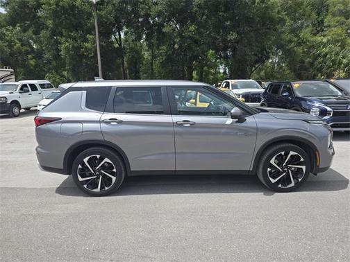 2023 Mitsubishi Outlander PHEV SE S-AWC