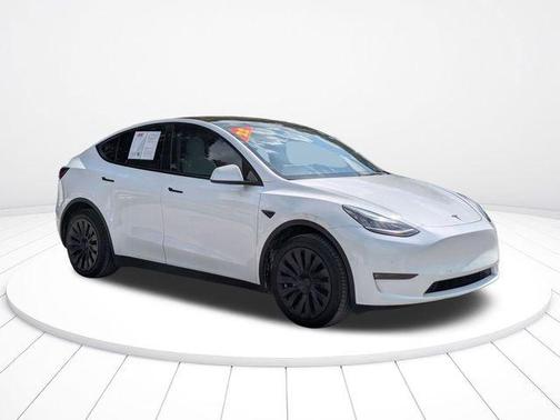Pearl White Multi-Coat 2022 Tesla Model Y Long Range Dual Motor All-Wheel Drive