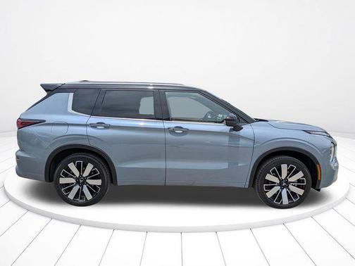 Moonstone 2026 Mitsubishi Outlander SEL