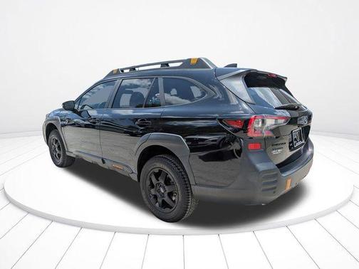 Crystal Black Silica 2024 Subaru Outback Wilderness