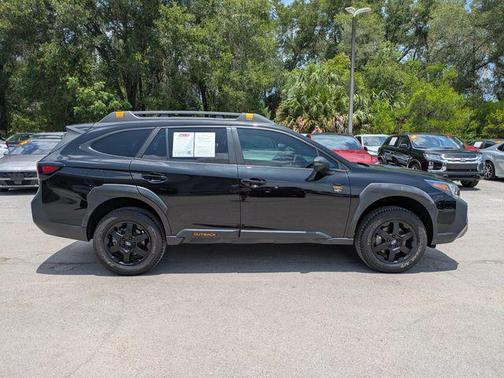 Crystal Black Silica 2024 Subaru Outback Wilderness