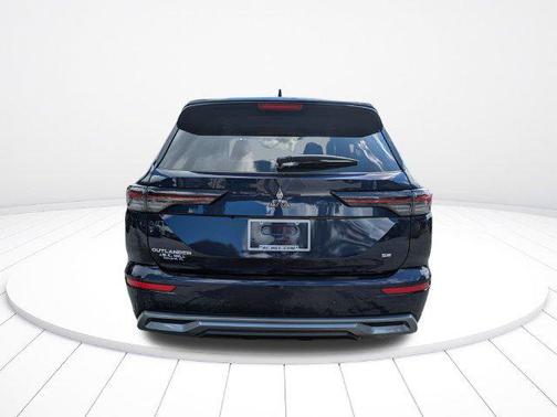 Cosmic Blue Metallic 2026 Mitsubishi Outlander SE