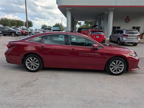2022 Toyota Avalon XLE