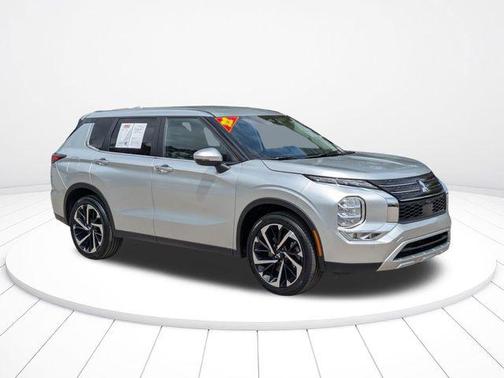 Alloy Silver Metallic 2022 Mitsubishi Outlander SE