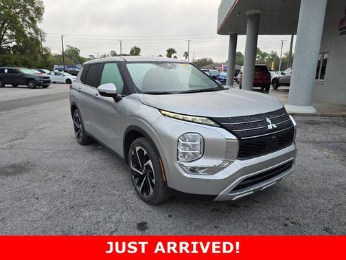 Alloy Silver Metallic 2022 Mitsubishi Outlander SE