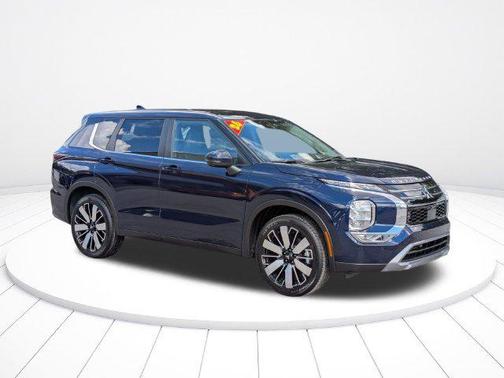 Cosmic Blue Metallic 2026 Mitsubishi Outlander SE