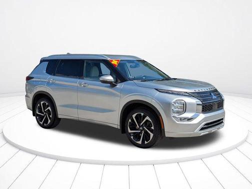 Alloy Silver Metallic 2024 Mitsubishi Outlander SEL 2.5 2WD