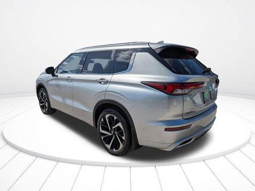 Alloy Silver Metallic 2024 Mitsubishi Outlander SEL 2.5 2WD