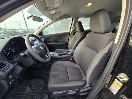 Crystal Black Pearl 2019 Honda HR-V LX