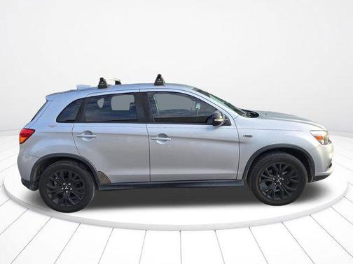 Cool Silver Metallic 2017 Mitsubishi Outlander Sport 2.0 LE
