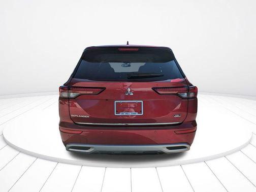 Red Diamond 2022 Mitsubishi Outlander SEL