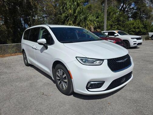 2023 Chrysler Pacifica Hybrid Touring L