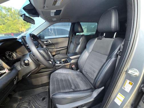 Mercury Gray Metallic 2023 Mitsubishi Outlander SE