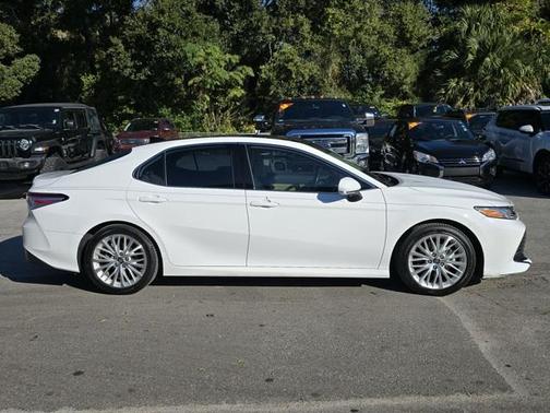 2019 Toyota Camry XLE