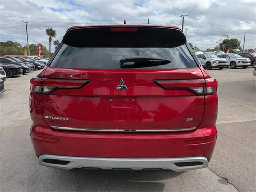 2022 Mitsubishi Outlander SE