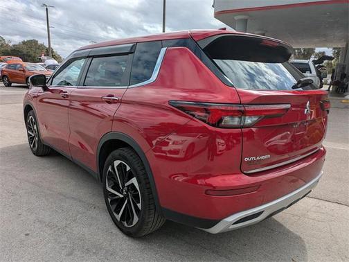 2022 Mitsubishi Outlander SE