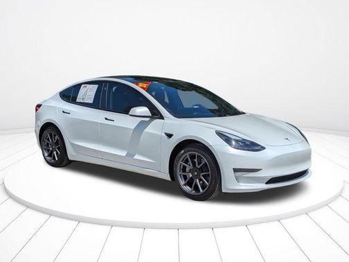 Pearl White Multi-Coat 2021 Tesla Model 3 Standard Range Plus