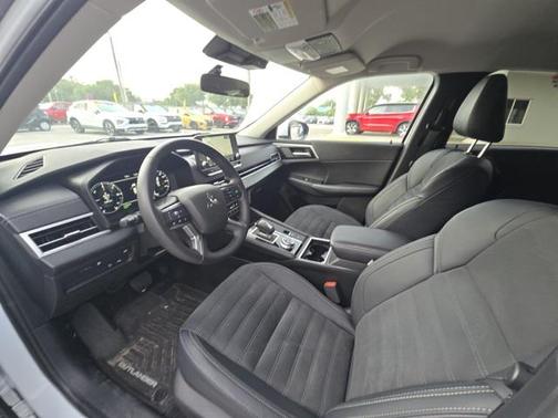 2024 Mitsubishi Outlander PHEV SE S-AWC