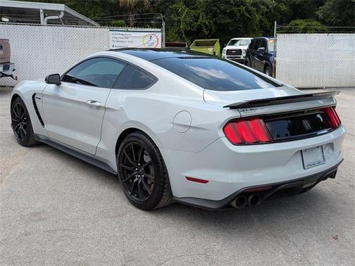 2017 Ford Shelby GT350 Base