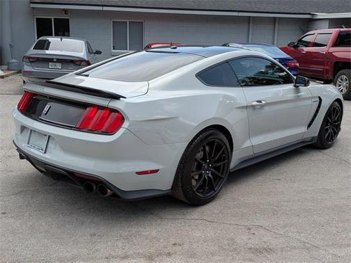 2017 Ford Shelby GT350 Base