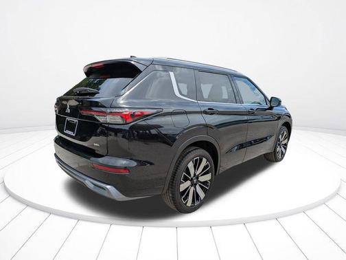 Black Diamond 2026 Mitsubishi Outlander SEL